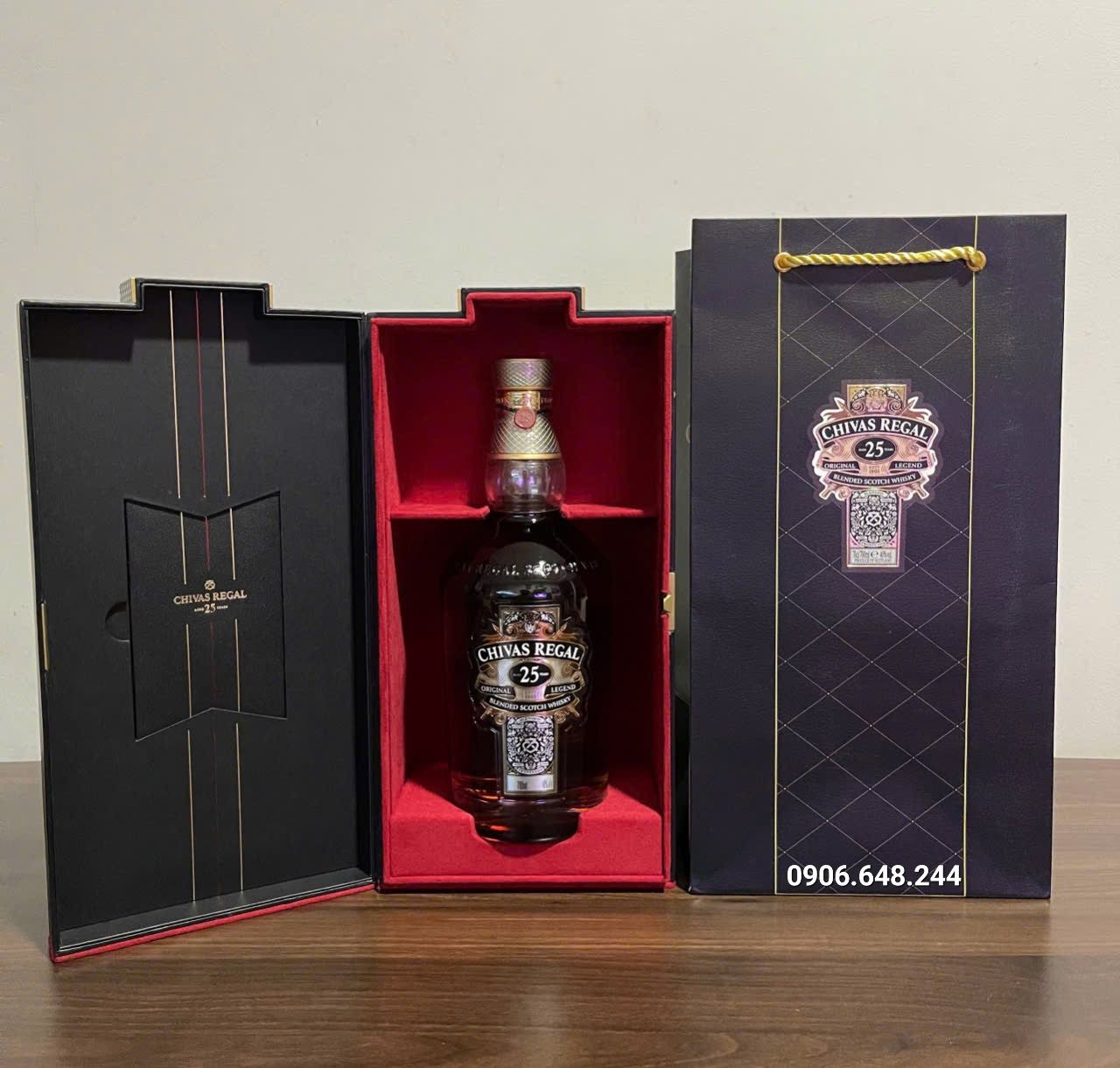 Rượu Chivas 25 Năm (700ml)