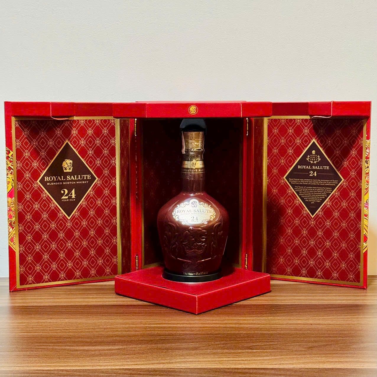 RƯỢU CHIVAS 24 NĂM HỘP QUÀ TẾT 2025