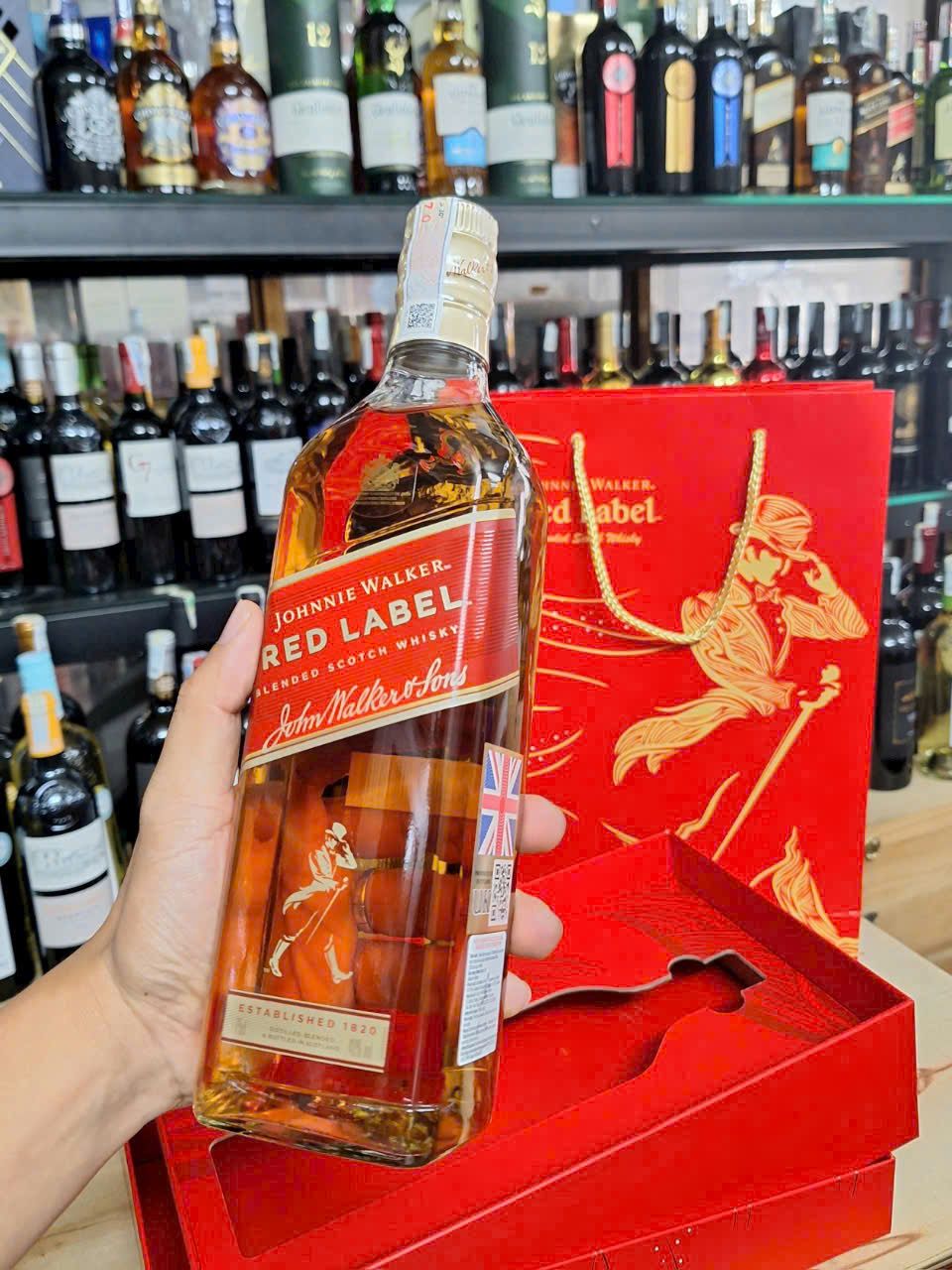 Rượu Johnnie Walker Red Label Hộp quà tết 2025