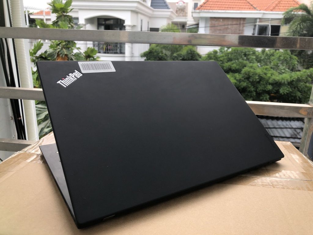 Laptop Lenovo ThinkPad X1 Carbon Gen 5 Cũ ( Core i5-7300U, Ram 8GB, SSD 256GB, 14.0 inch Full HD)