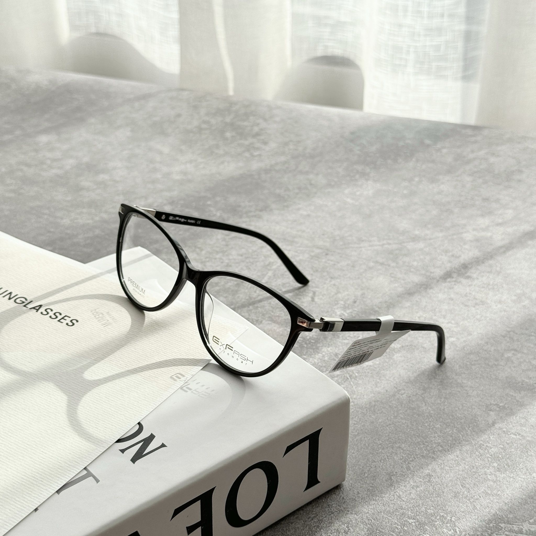 Gọng kính mắt mèo Exfash Ef73555