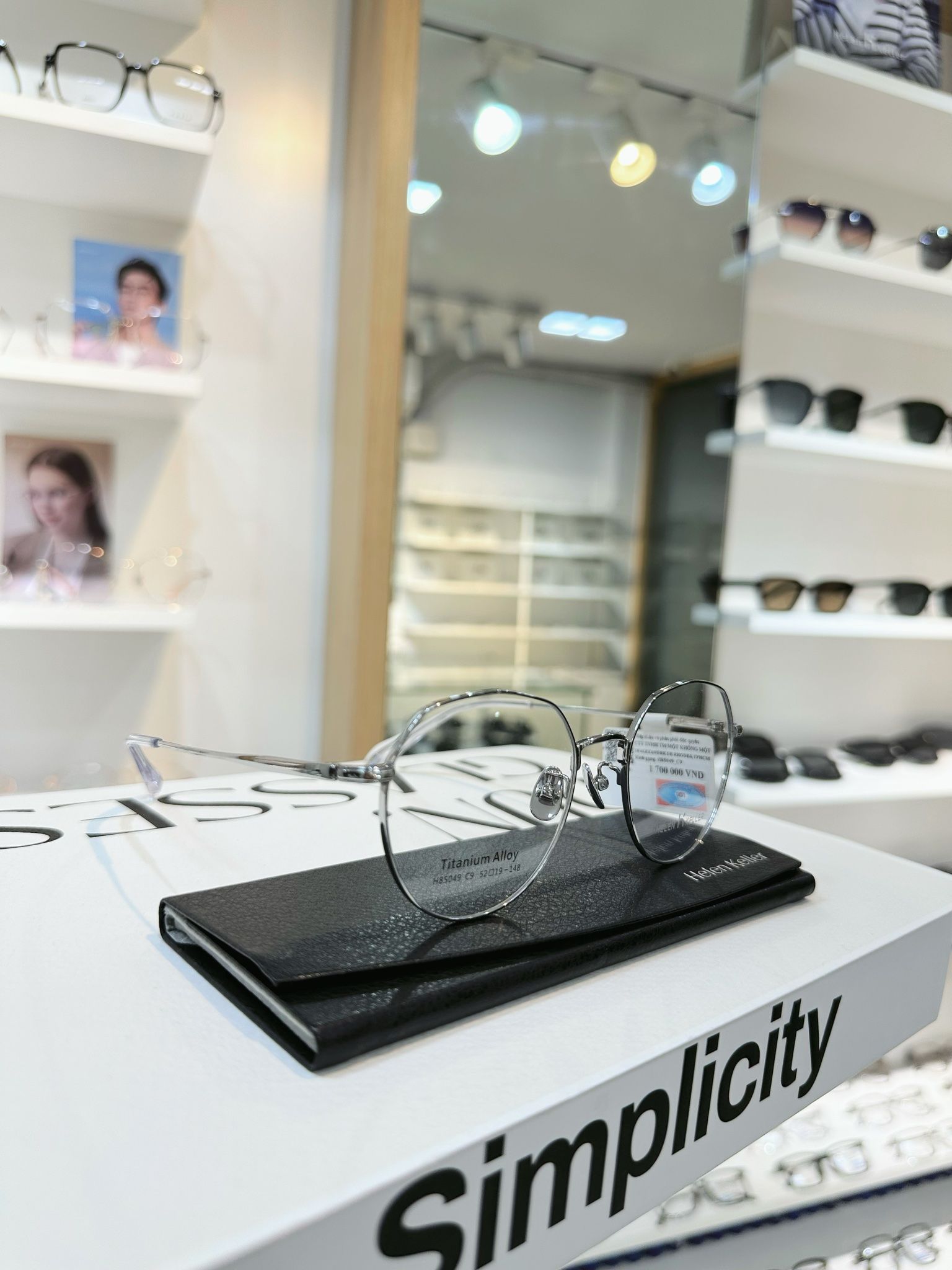 Mắt kính Helen Keller H85049
