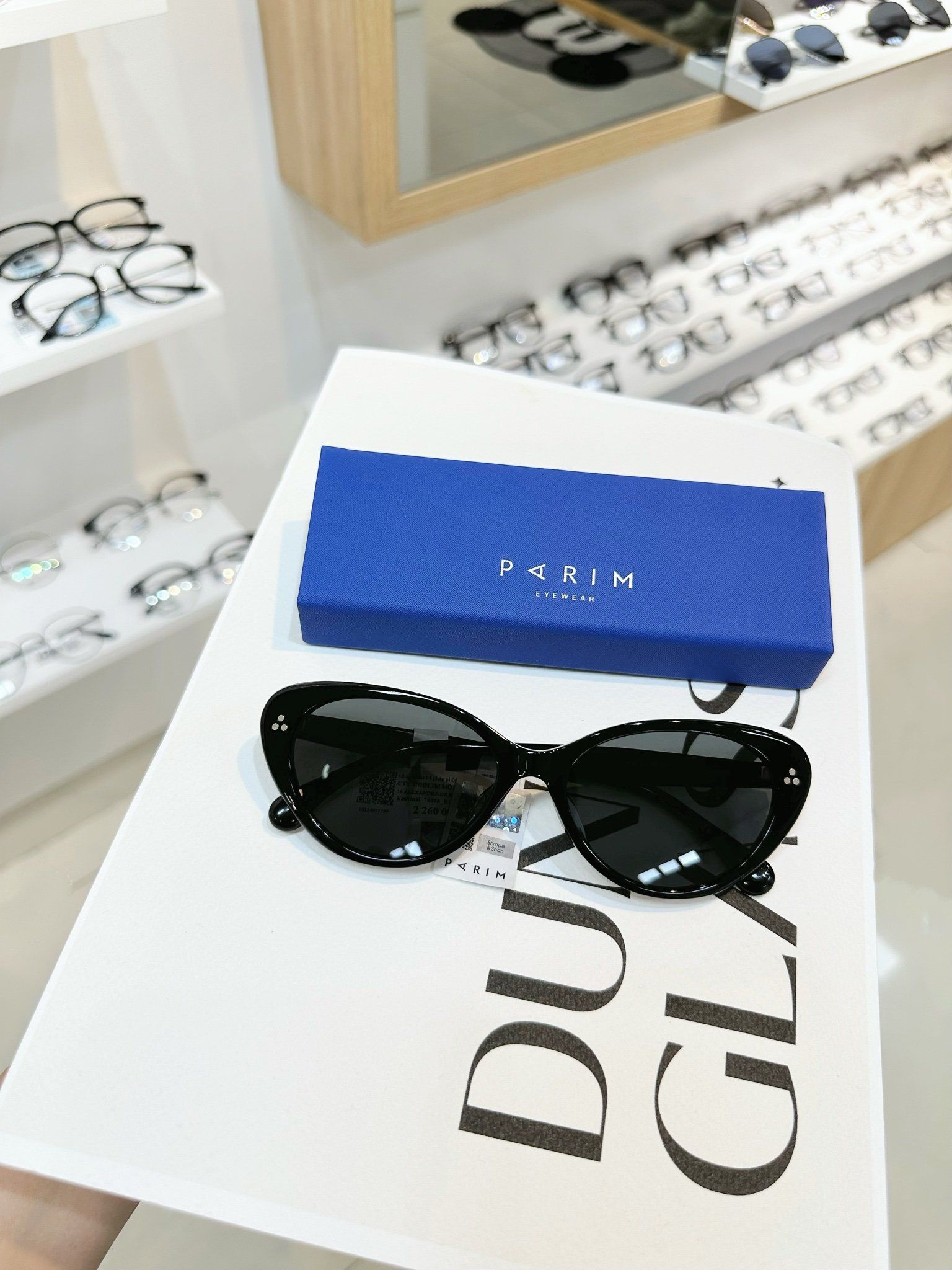 Mắt kính Parim 76056