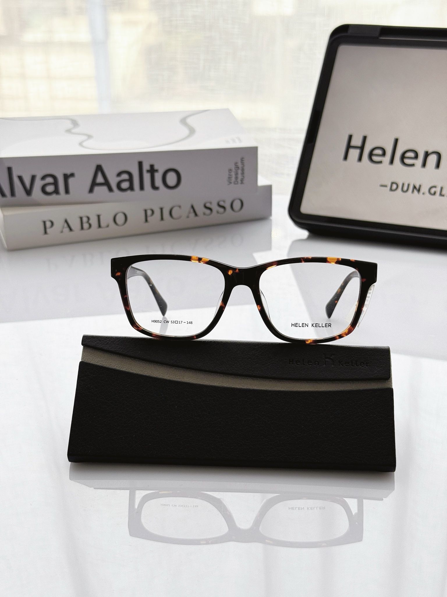 Mắt kính Helen Keller H9052
