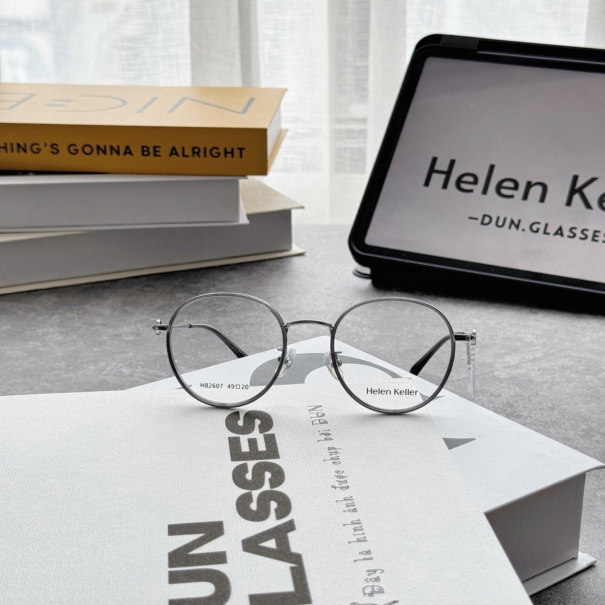 Mắt kính Helen Keller H82607