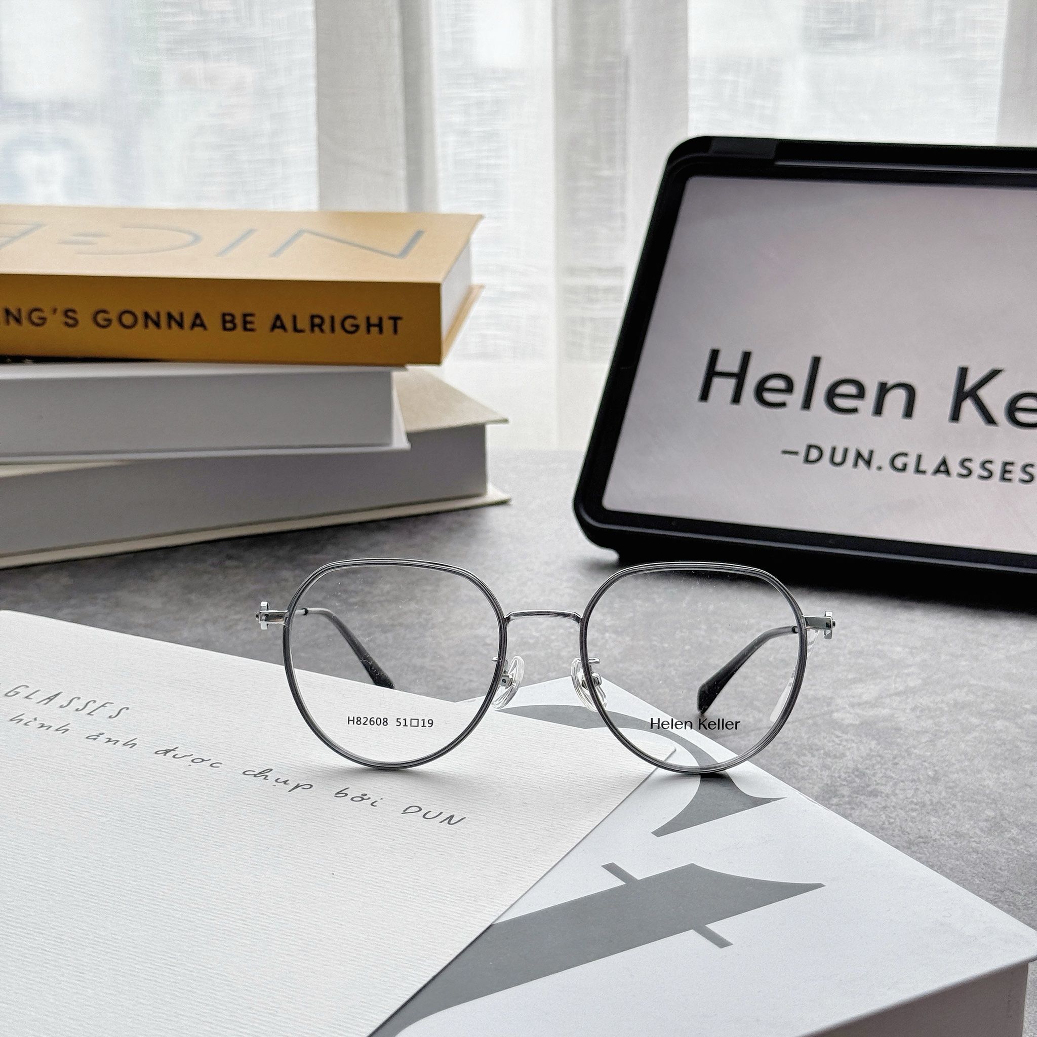 Mắt kính Helen Keller H82608