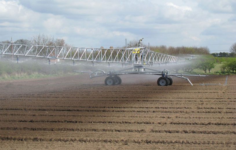  Giàn phun mưa tự hành Irrigation Boom 