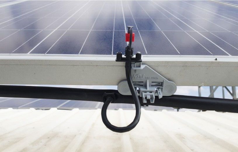 Spark - Hệ thống vệ sinh pin năng lượng mặt trời
