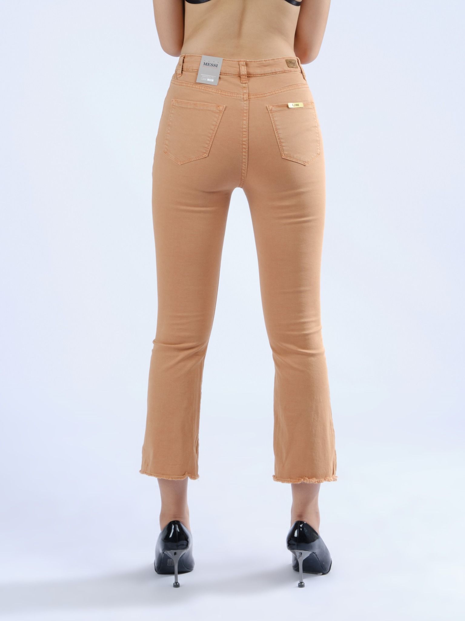 Quần nữ lửng khaki 24