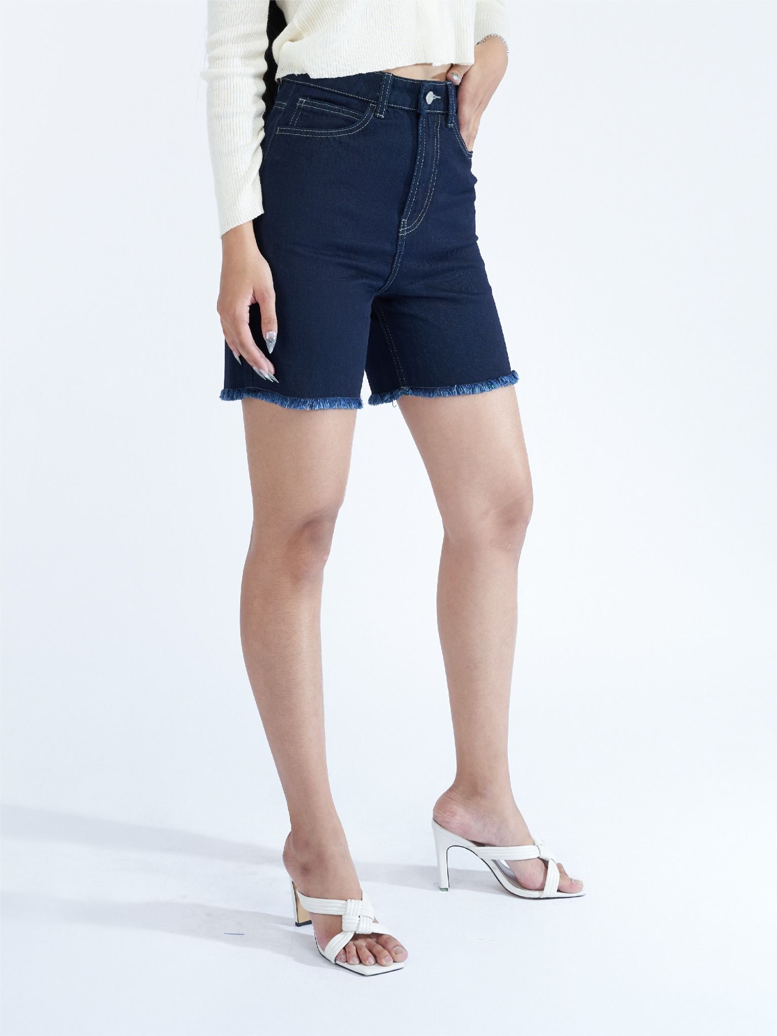 Quần nữ short jeans kiểu rách đùi trái WJB0260 (Classic)