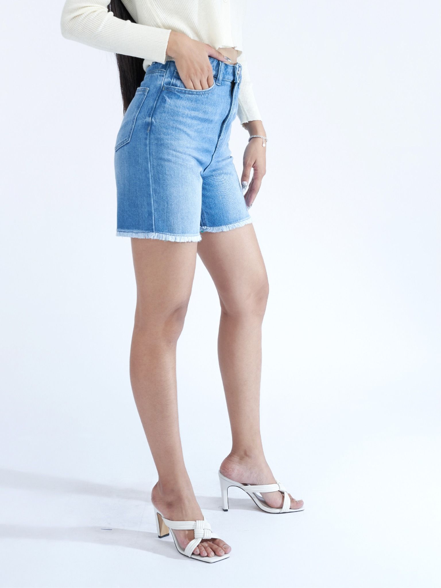 Quần nữ short jeans kiểu rách đùi trái WJB0260 (Classic)