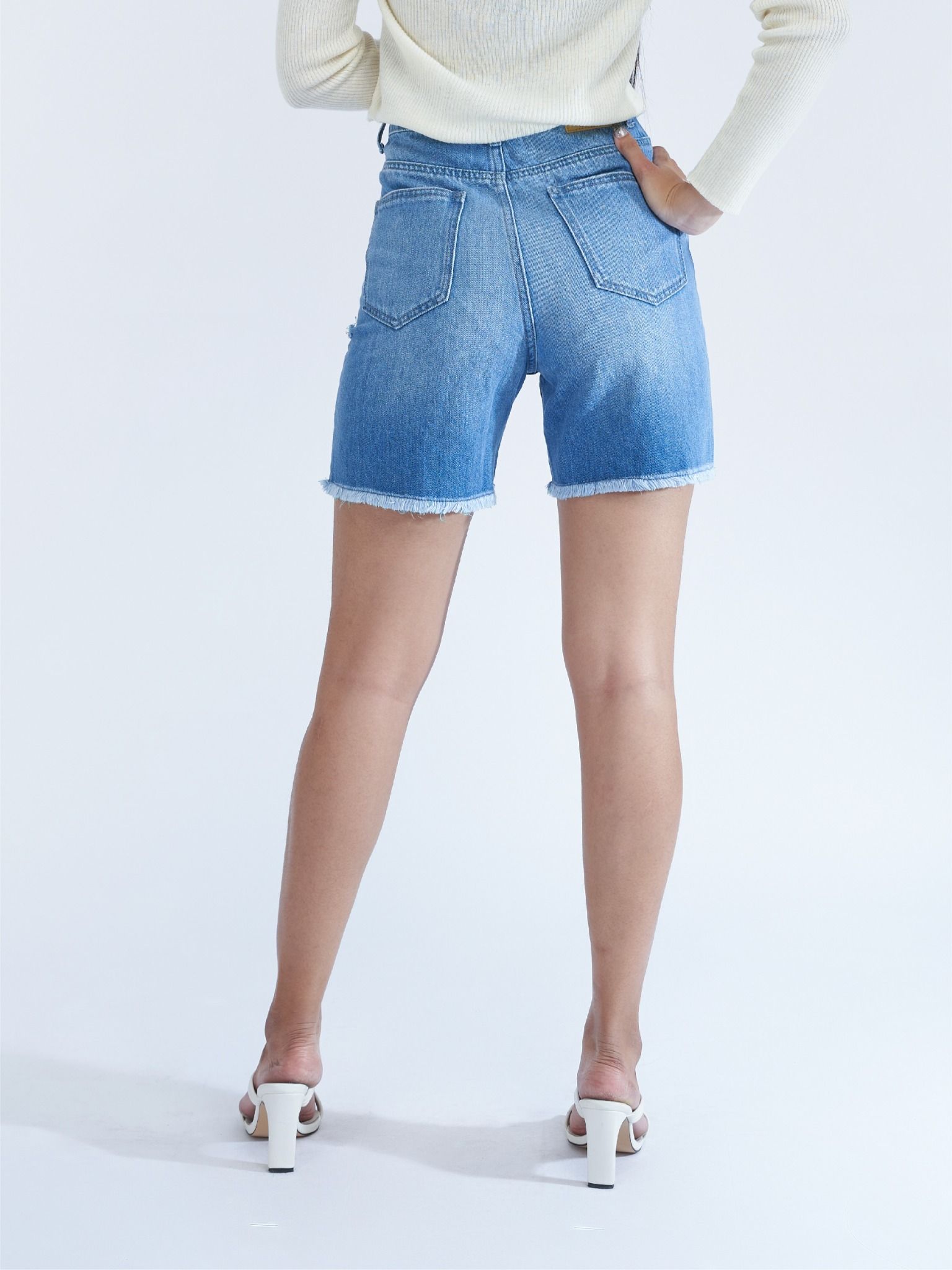 Quần nữ short jeans kiểu rách đùi trái WJB0260 (Classic)