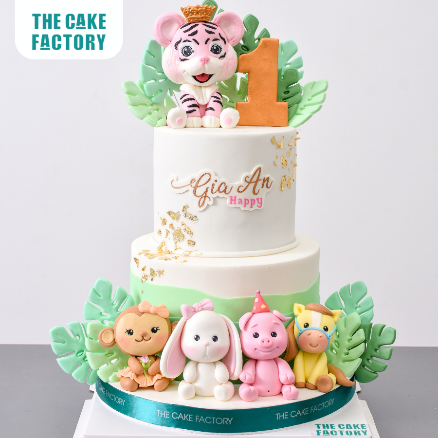  Bánh fondant bé gái tuổi hổ 