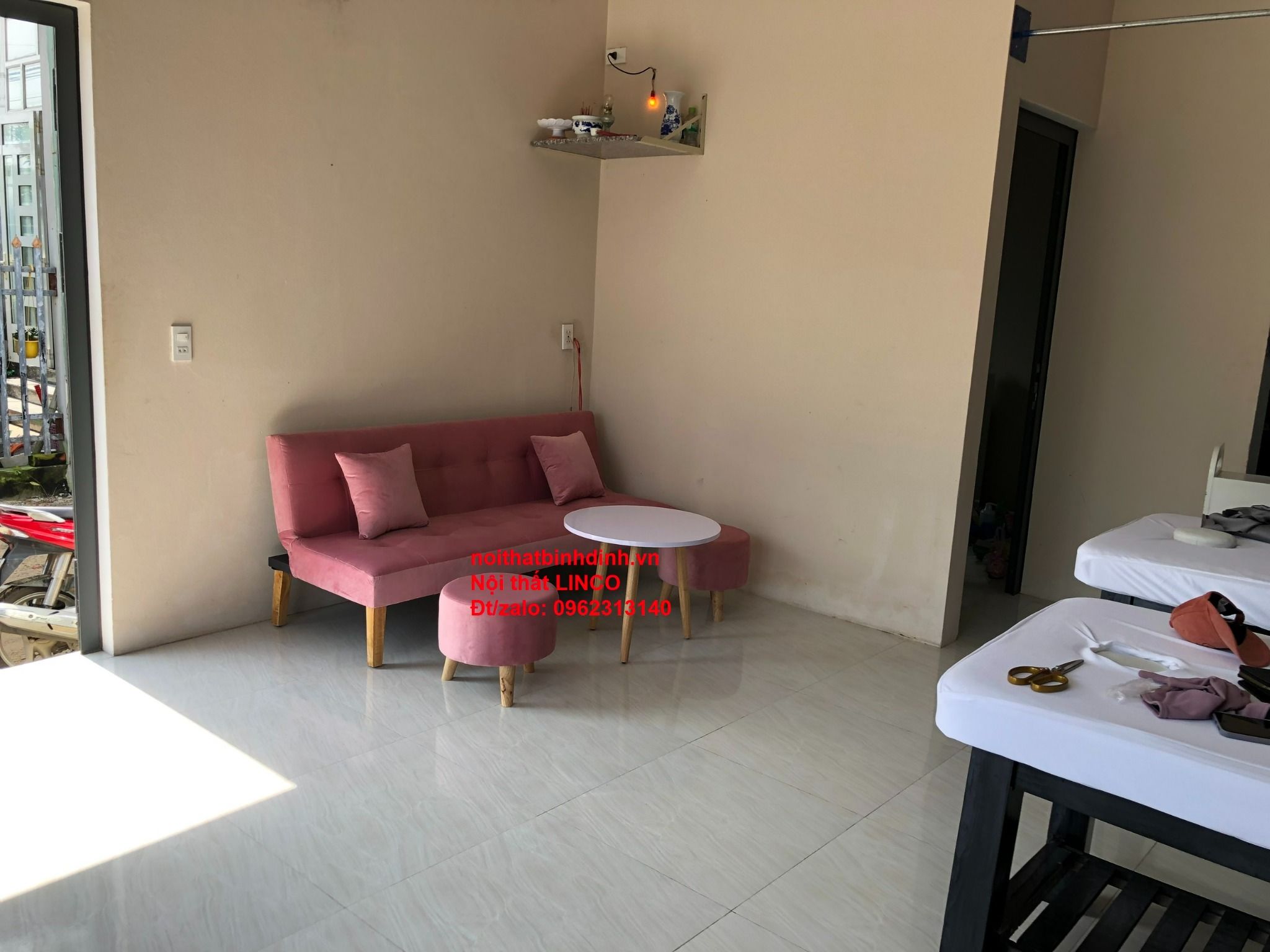 Bộ ghế sofa giường hồng vải nhung dài 1m72 cho shop tiệm nhỏ