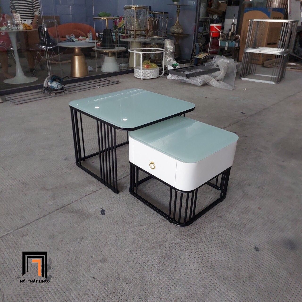 Cặp bàn sofa mặt kính vuông BTPK93 Erwin phòng khách nhỏ