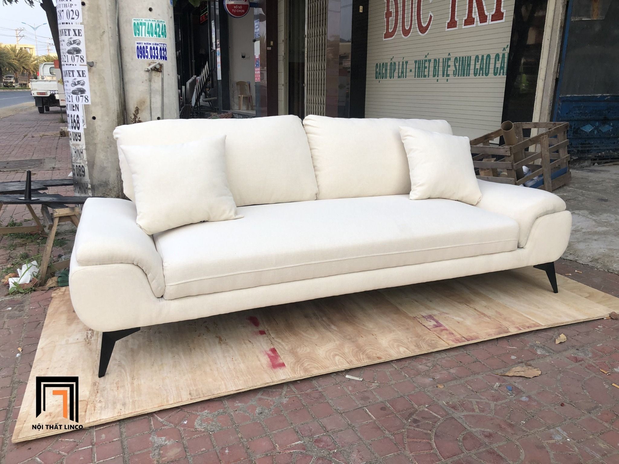 Ghế sofa băng dài BT60 Creamy dài 2m1 thư giãn màu trắng kem