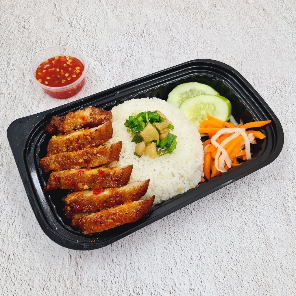 Cơm Ba Rọi Rút Sườn Xốt Chua Cay