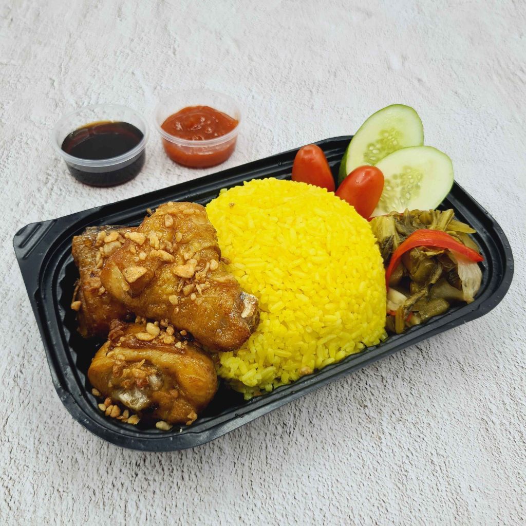 Cơm Gà Mắm Tỏi (Gà Chặt)