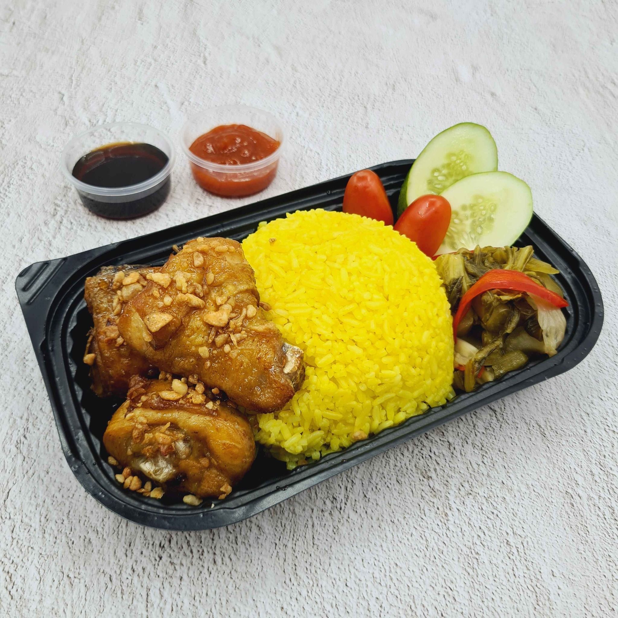 Cơm Gà Mắm Tỏi (Gà Chặt)