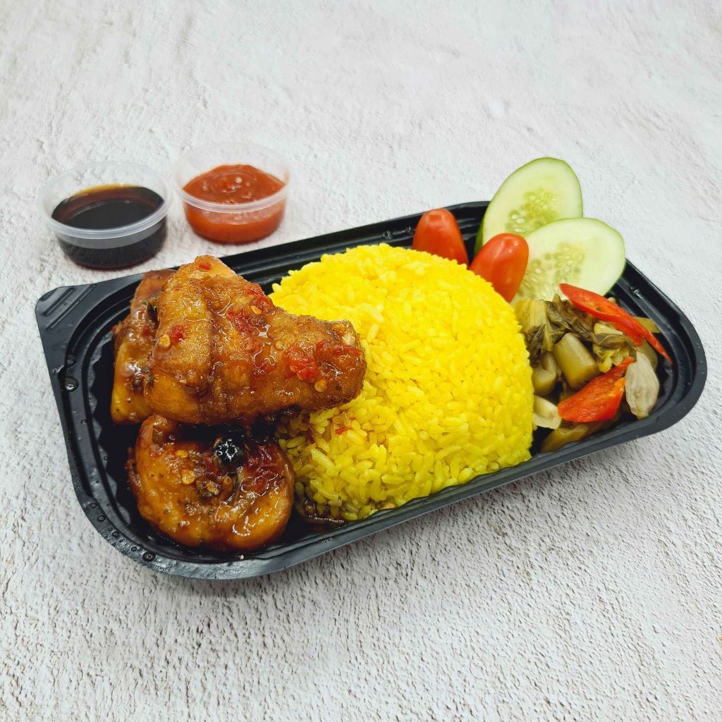 Cơm Gà Xốt Chua Cay (Gà Chặt)