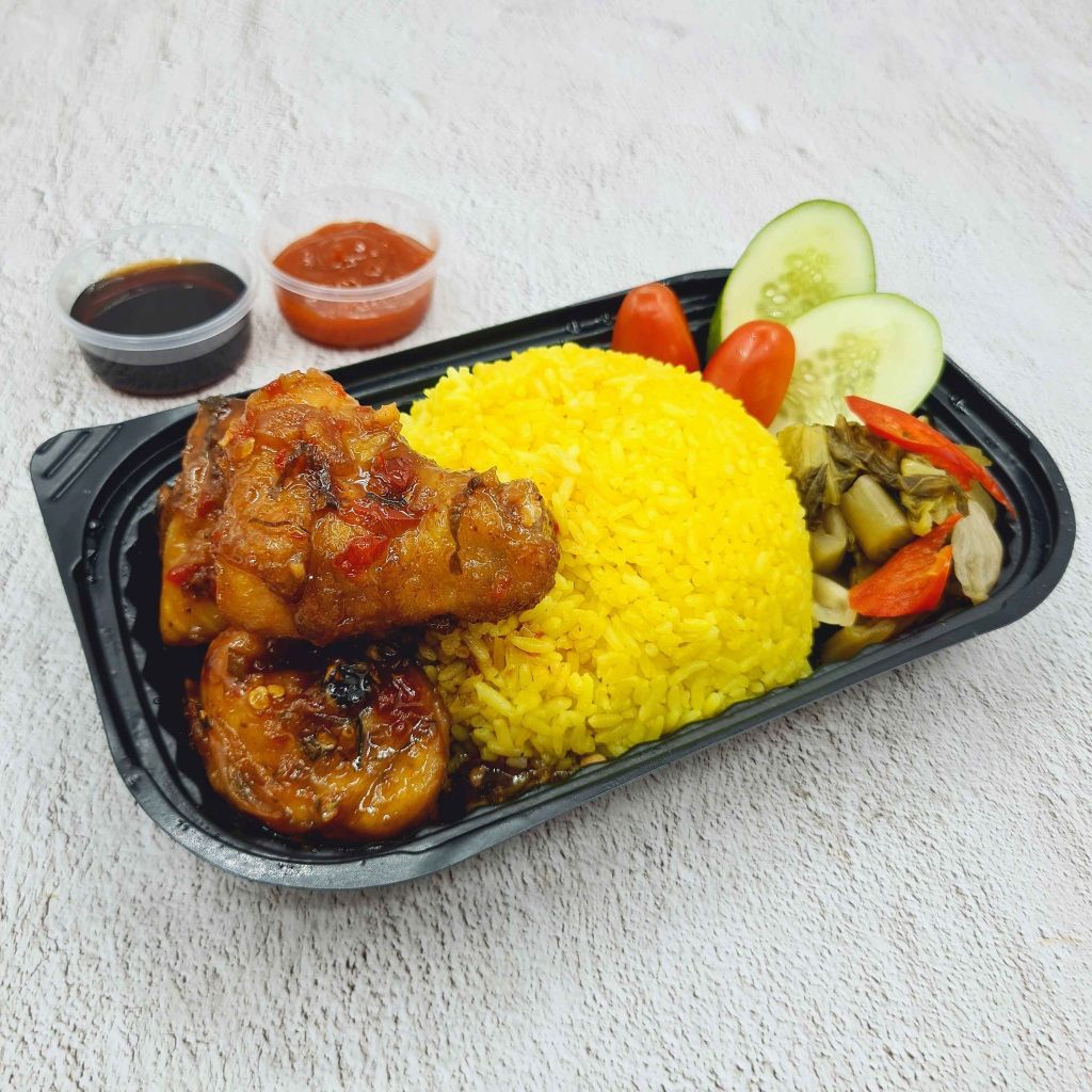 Cơm Gà Xốt Thái (Gà Chặt)