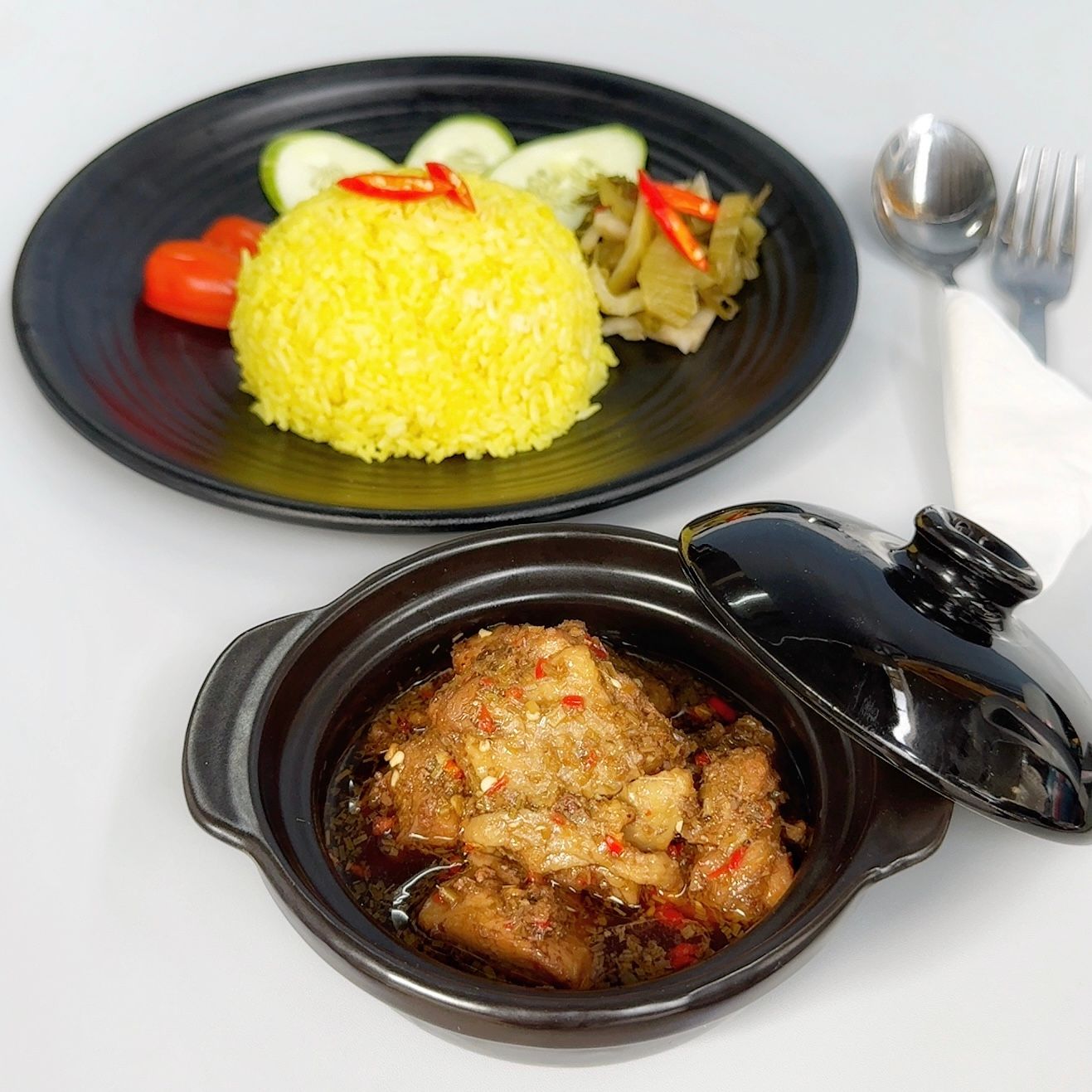 Cơm Gà Kho Sả Ớt