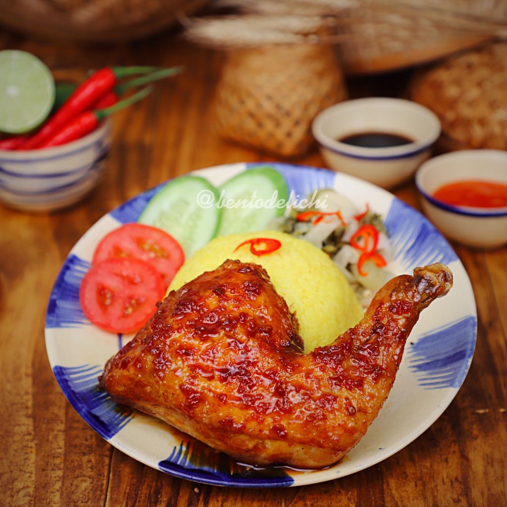 Cơm Gà Xốt Chua Cay
