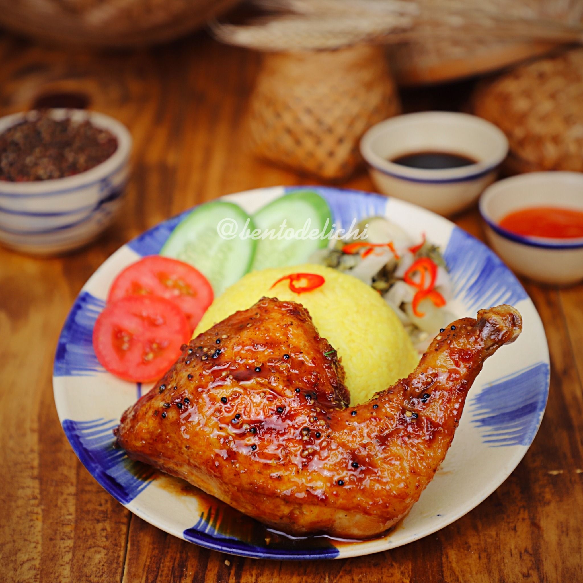Cơm Gà Xốt Mắc Khén