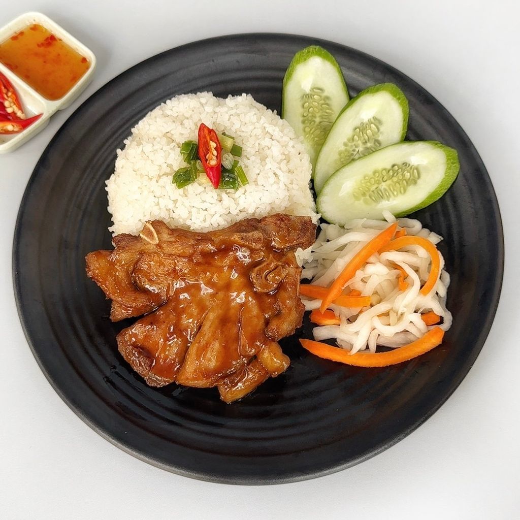 Cơm Sườn Xốt