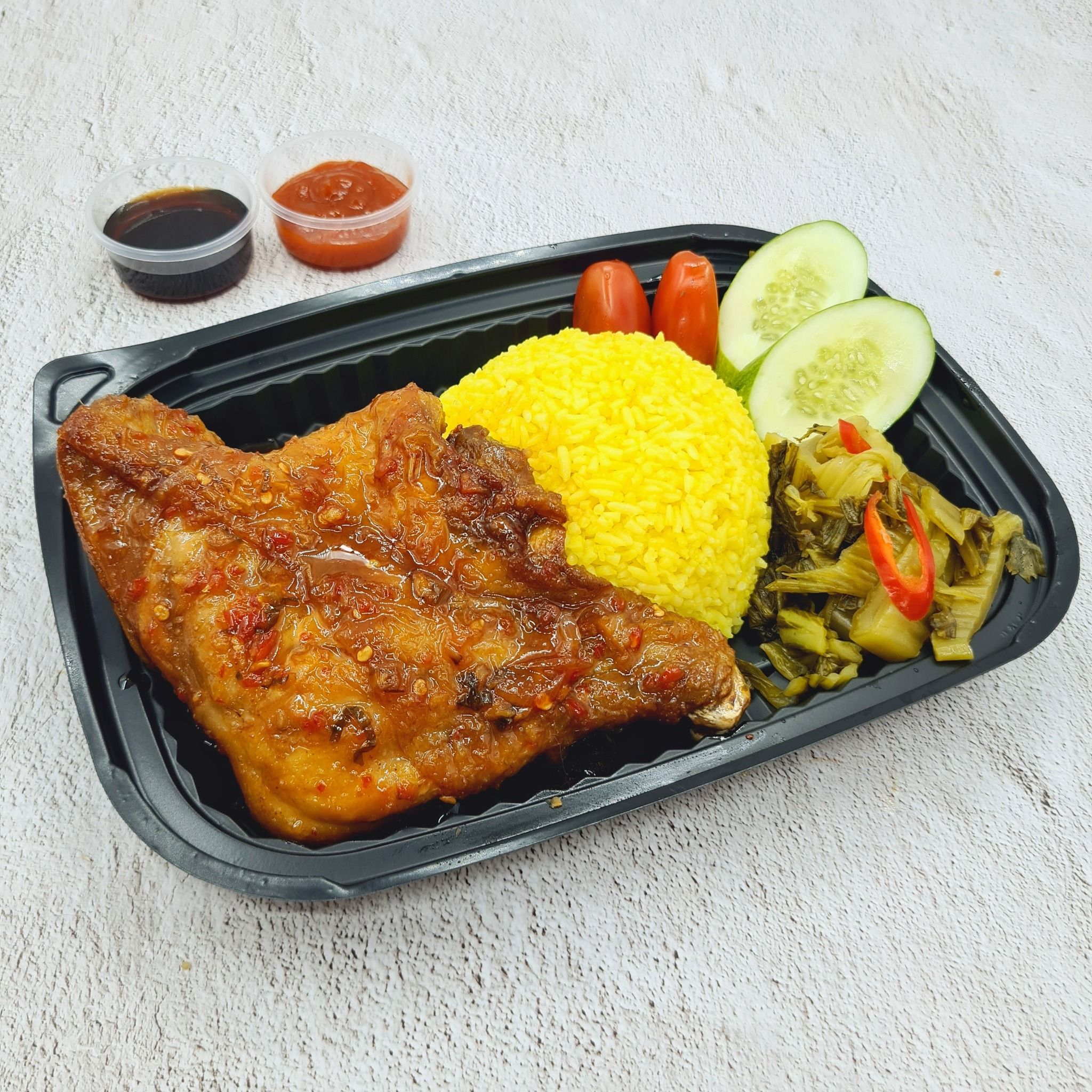 Cơm Gà Xốt Thái (Đùi Cánh Quạt)