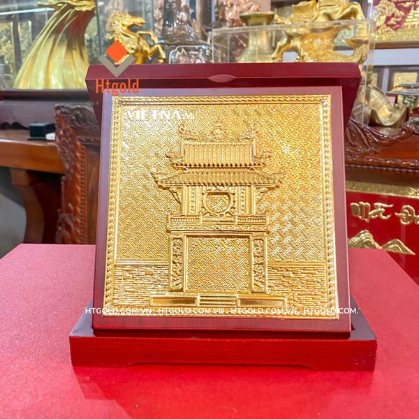 TRANH ĐỒNG KHUÊ VĂN CÁC, MẠ VÀNG 24K (Kích thước 23cm).