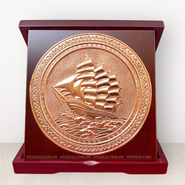 Quà tặng Tranh thuyền buồm bằng đồng đỏ (Kích thước 23cm)