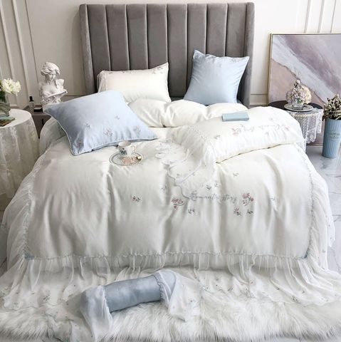 Chăn ga gối vải satin cao cấp mẫu hàng cưới riềm ren