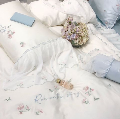 Chăn ga gối vải satin cao cấp mẫu hàng cưới riềm ren