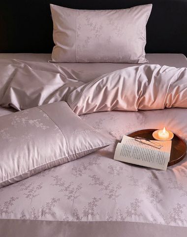 Chăn ga gối chất satin thêu hoa sang trọng