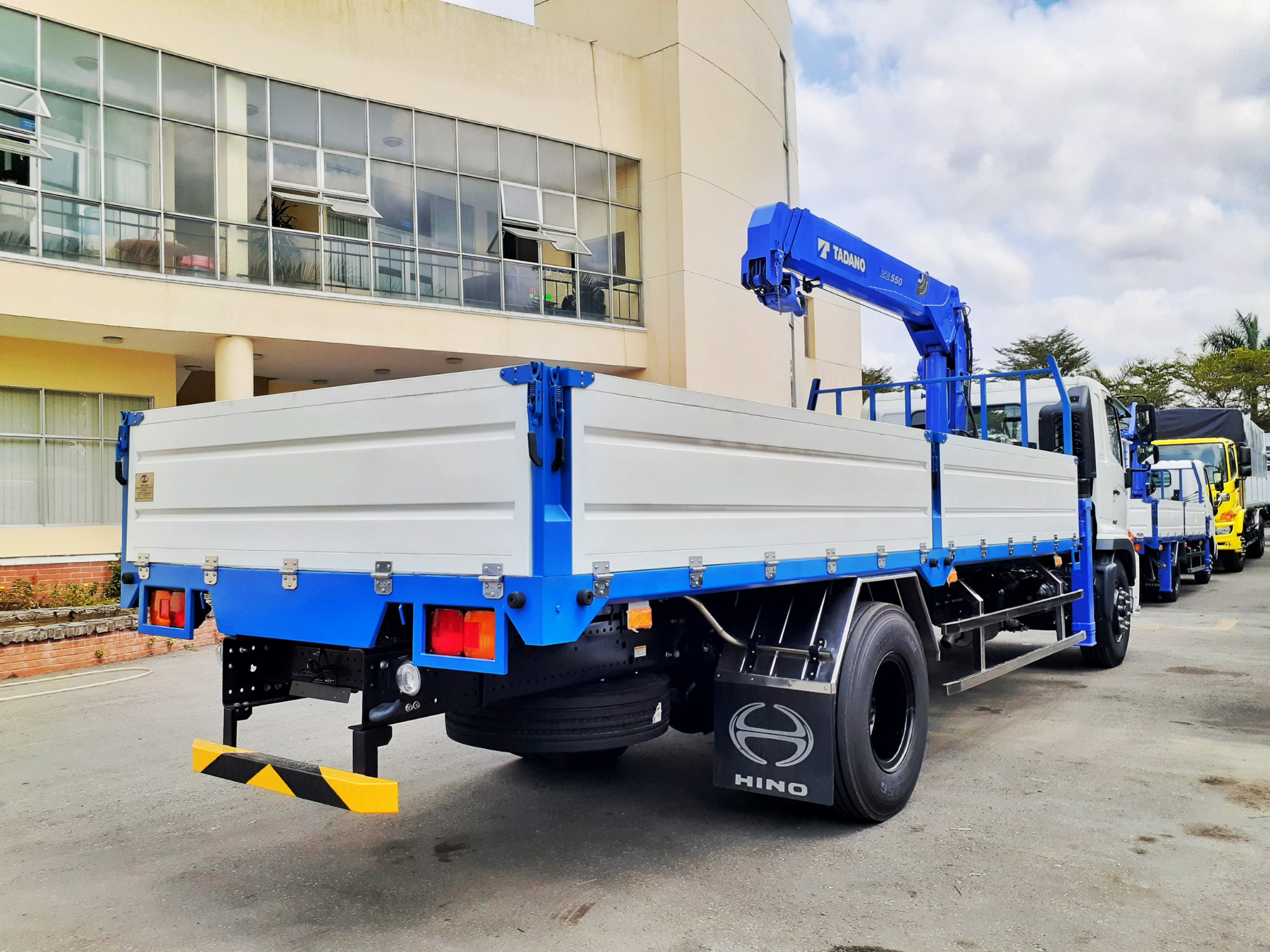 Xe tải cẩu Hino 8 tấn - Cần cẩu Tadano ZE553MH