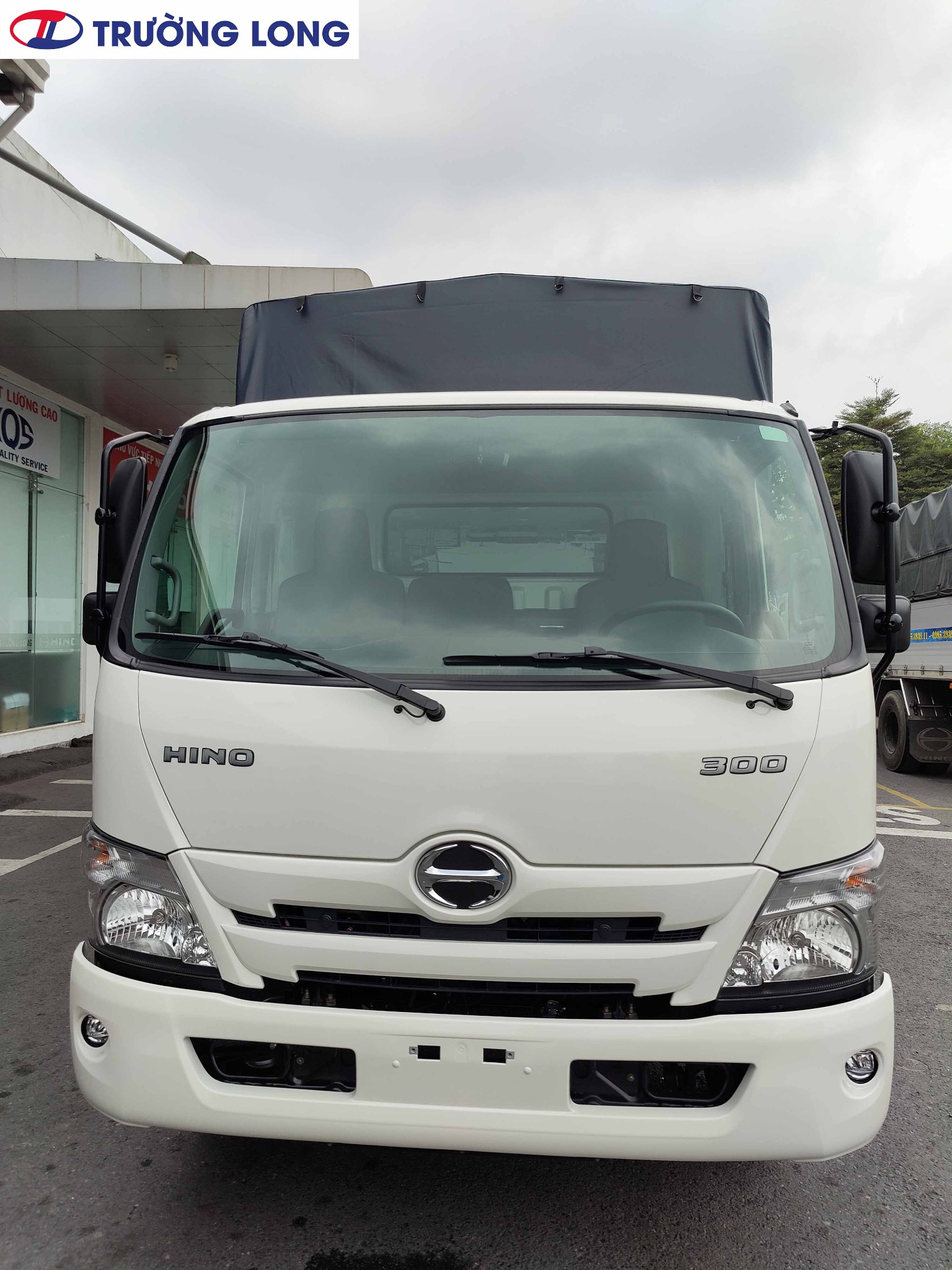 Xe Hino 5T thùng mui bạt