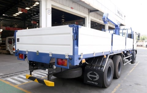 15 Ton Hino Crane Truck