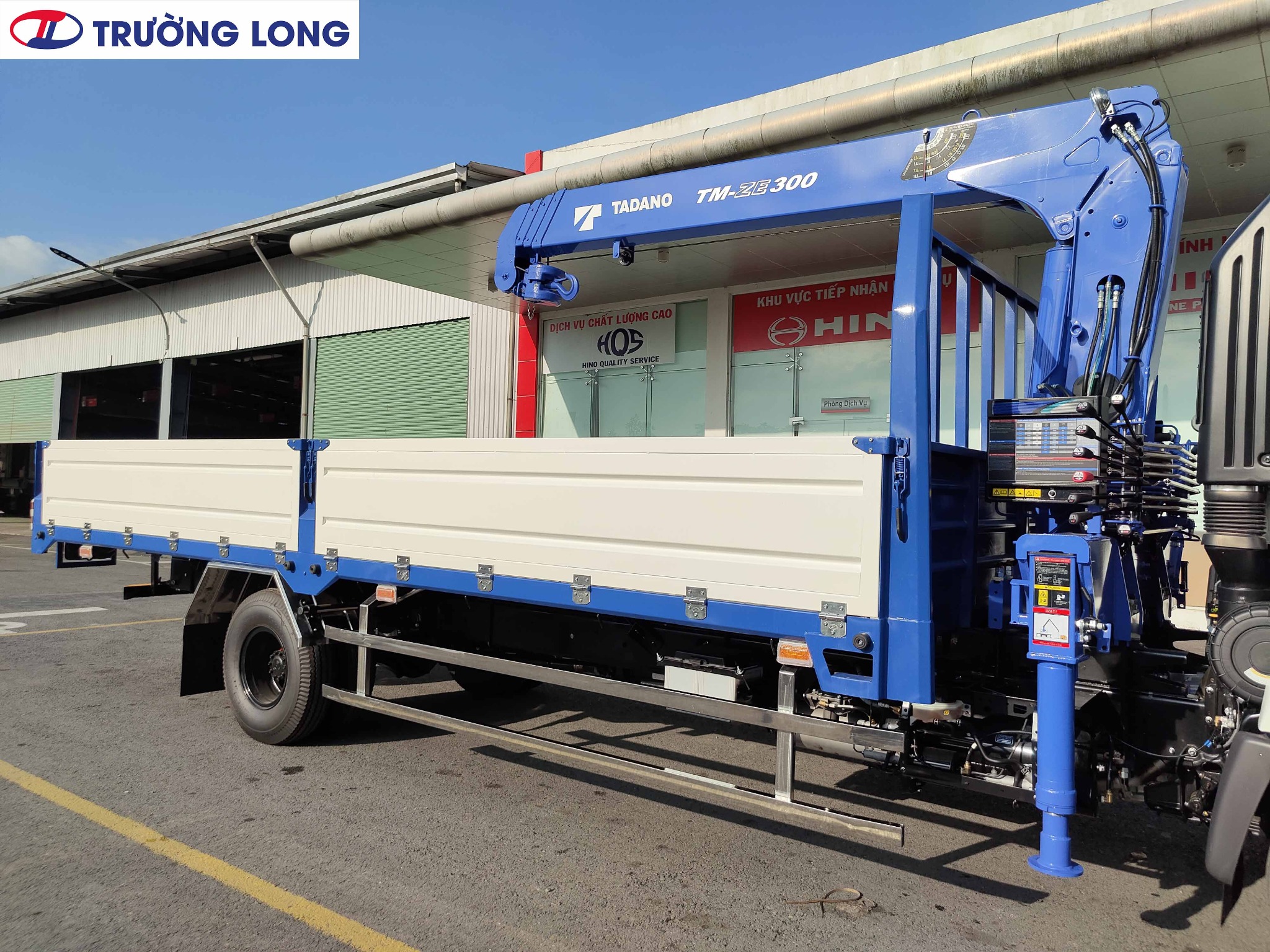 Xe tải cẩu Hino 5 tấn - Cần cẩu Tadano ZE304MH