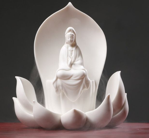 Tượng Quan Âm ngồi sứ trắng phun sương