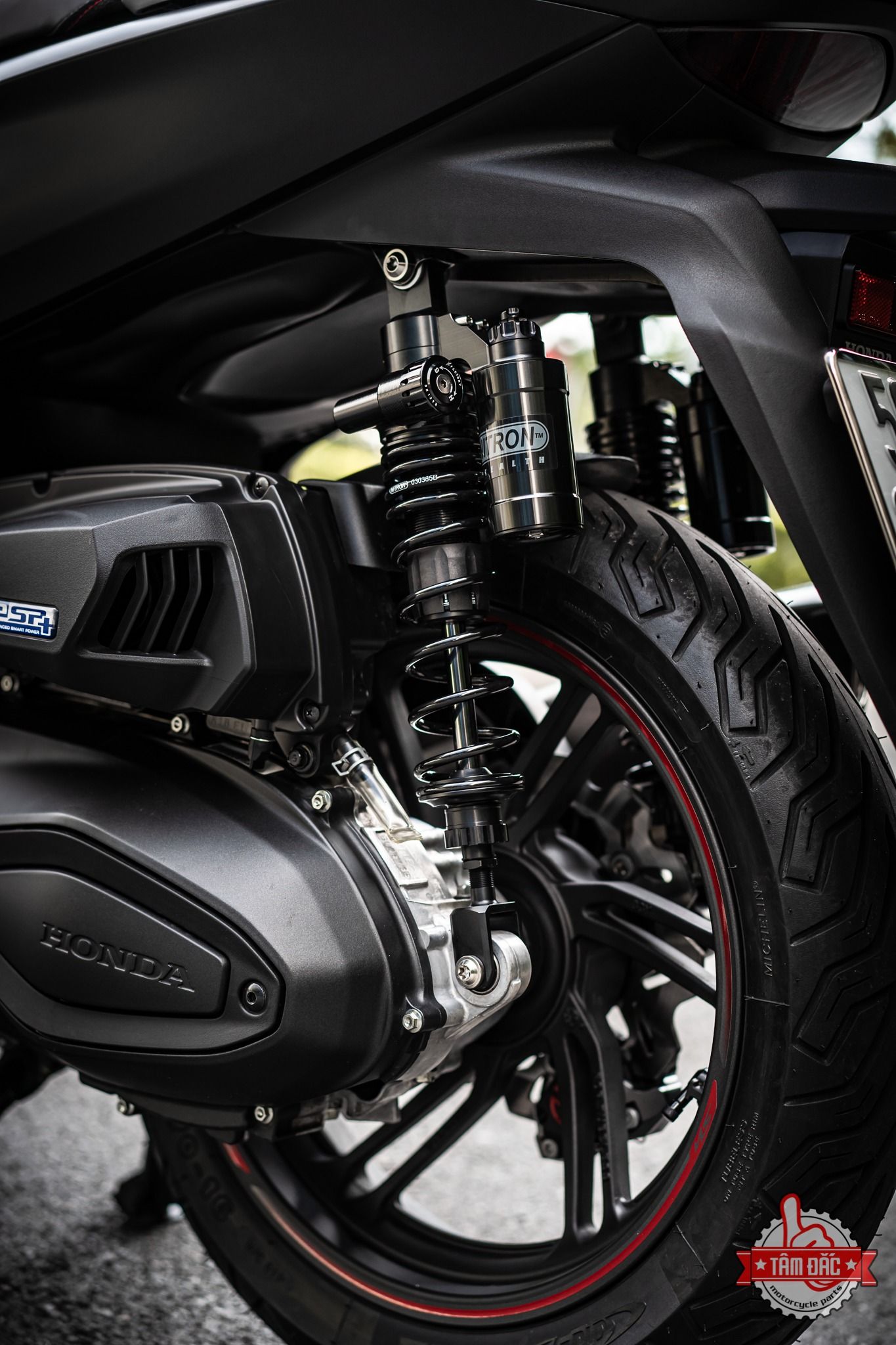 Phuộc Nitron R3 Full Đen DLC Edition cho SH350i / SH300i