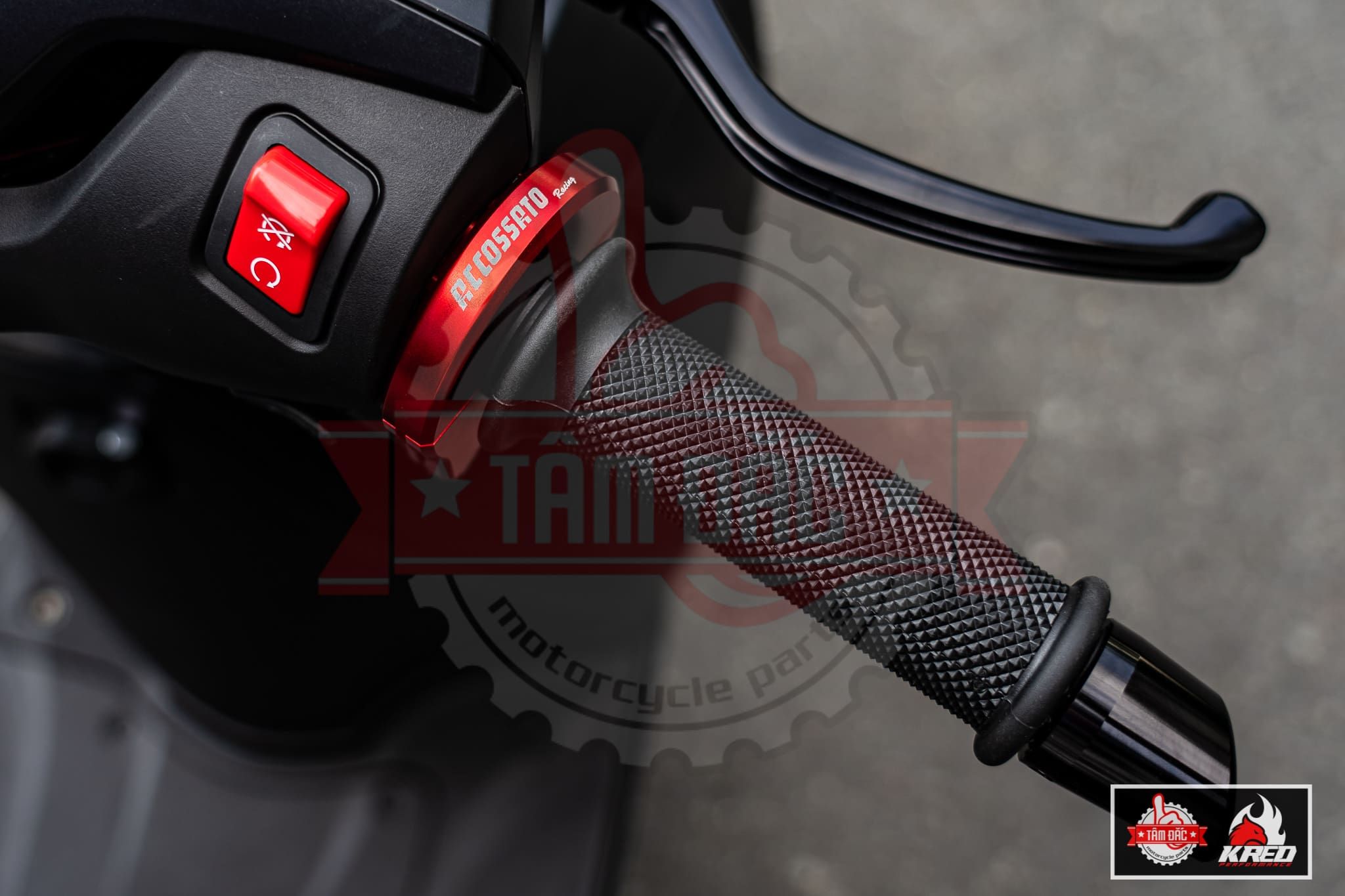 Cùm Tăng Tốc Accossato Đỏ 2 Dây Ga Dưới
