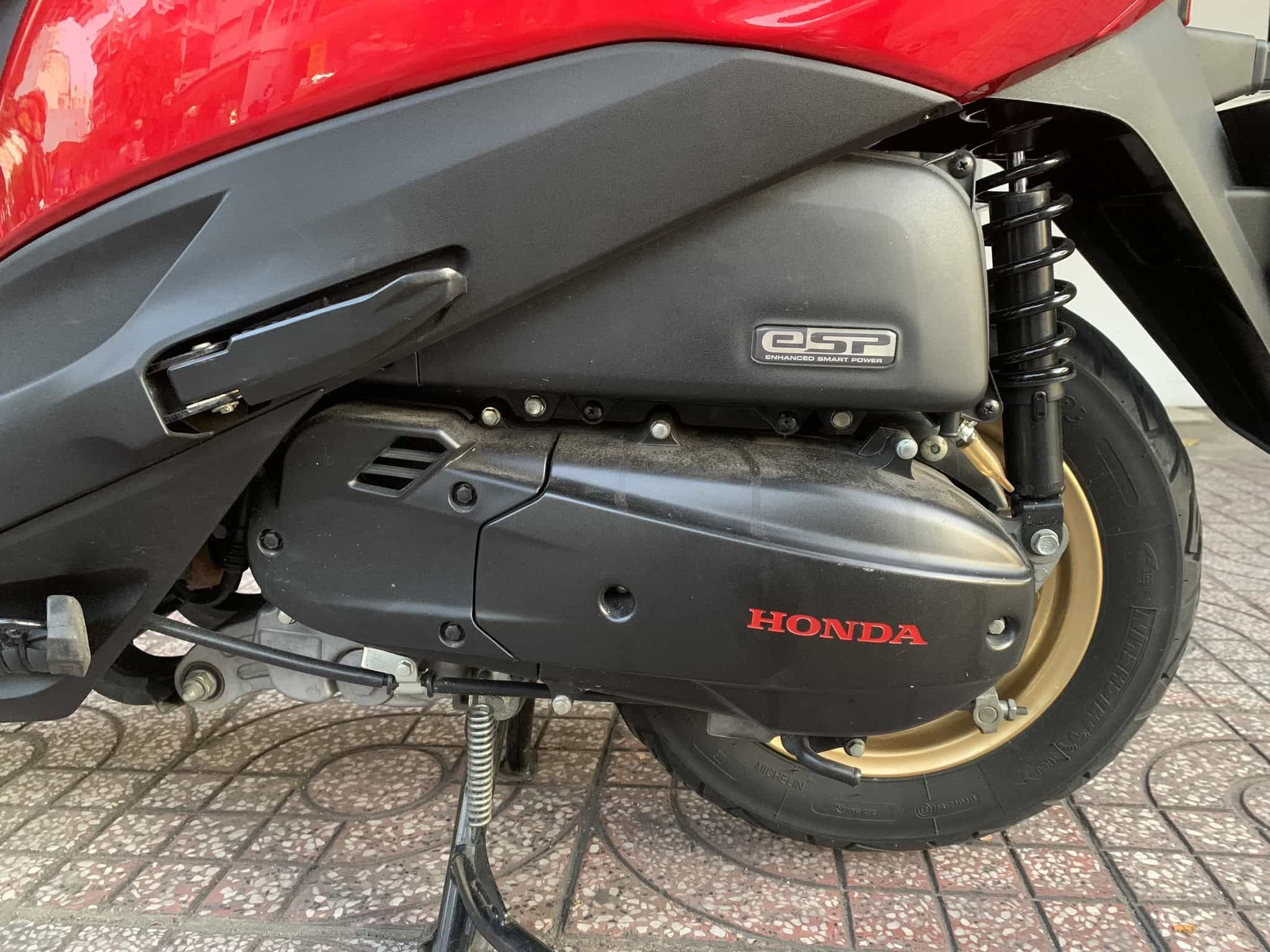 Sơn dàn áo xe Lead