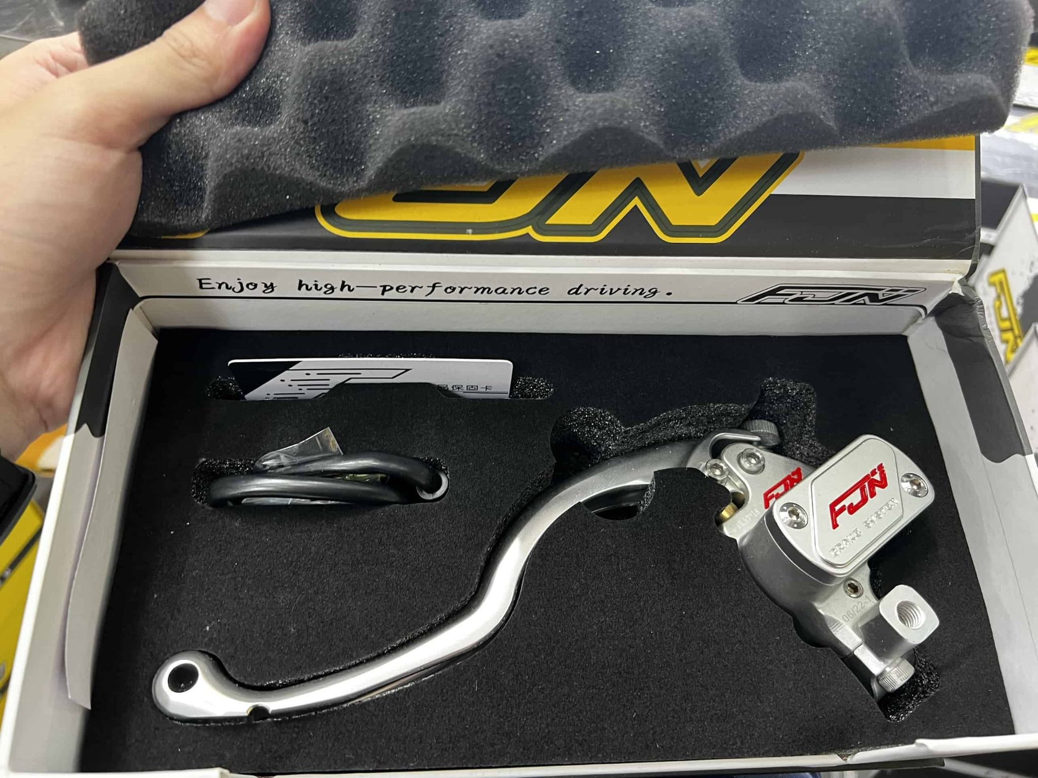Tay thắng FJN EX9 bên trái
