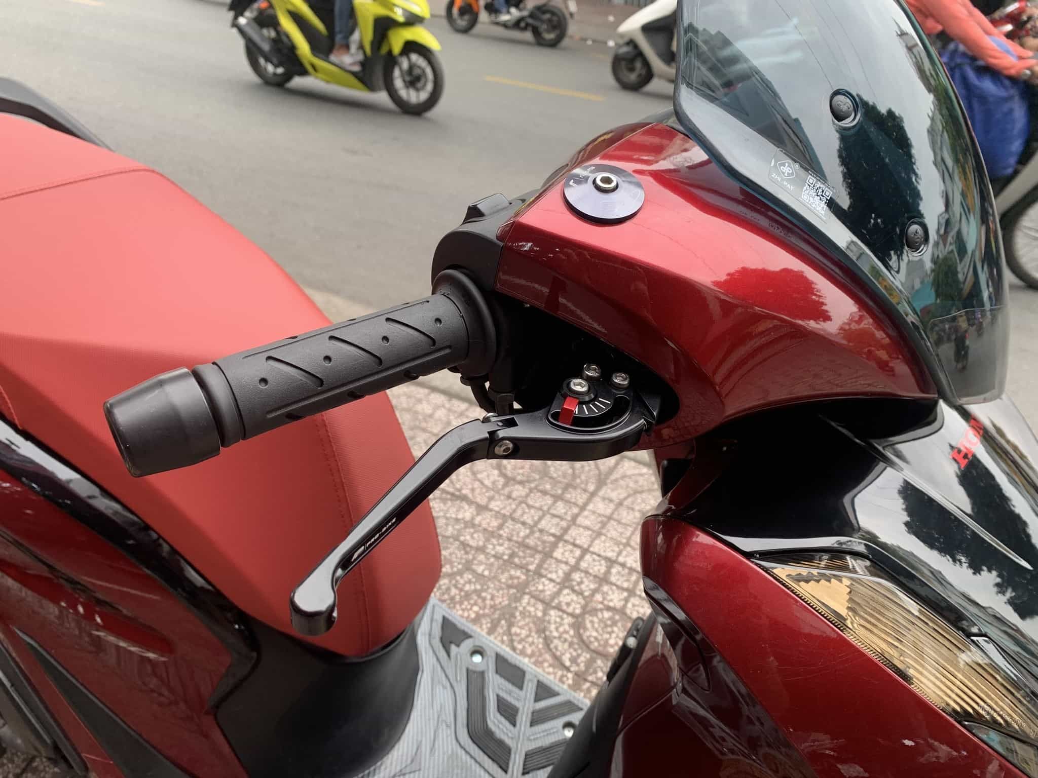 Tay thắng gãy K-RED cho SH - 1 cặp