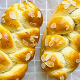  Almond & Raisin Brioche (1 Loaf) - Bánh mì hoa cúc 