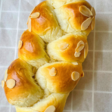  Almond & Raisin Brioche (1 Loaf) - Bánh mì hoa cúc 