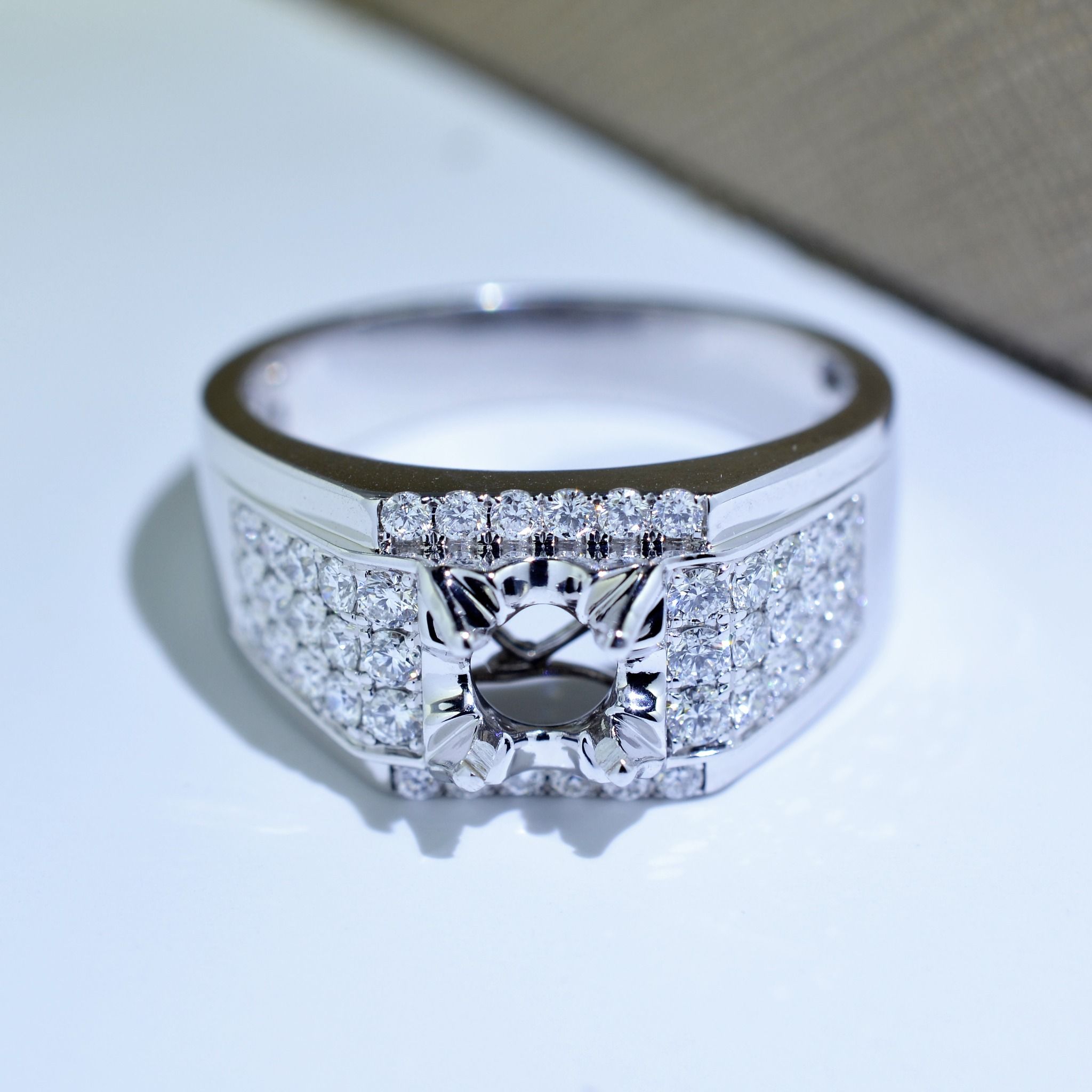  MALE DIAMOND RING 1815 6.0MM (NHẪN NAM KIM CƯƠNG 1815 Ổ CHỦ 6.0LI) 