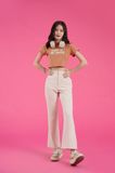  Áo croptop nâu in chữ 