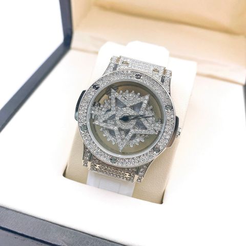 Đồng hồ Chopard trắng CCP01TR 